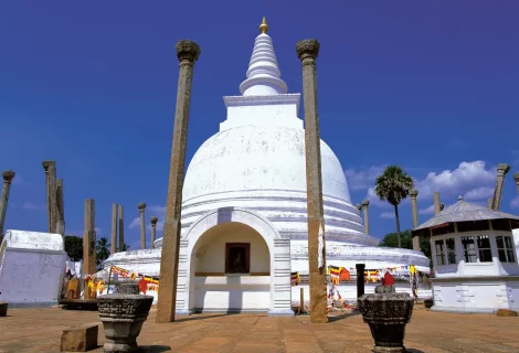  Anuradhapura - blumentravels